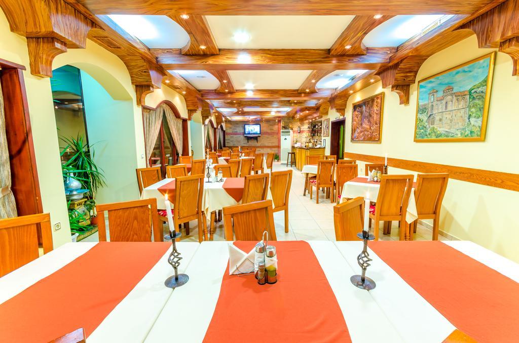 Hotel Cosmos Asenovgrad Dış mekan fotoğraf