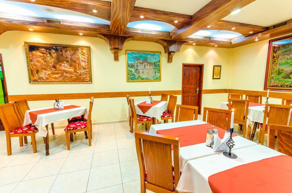 Hotel Cosmos Asenovgrad Dış mekan fotoğraf