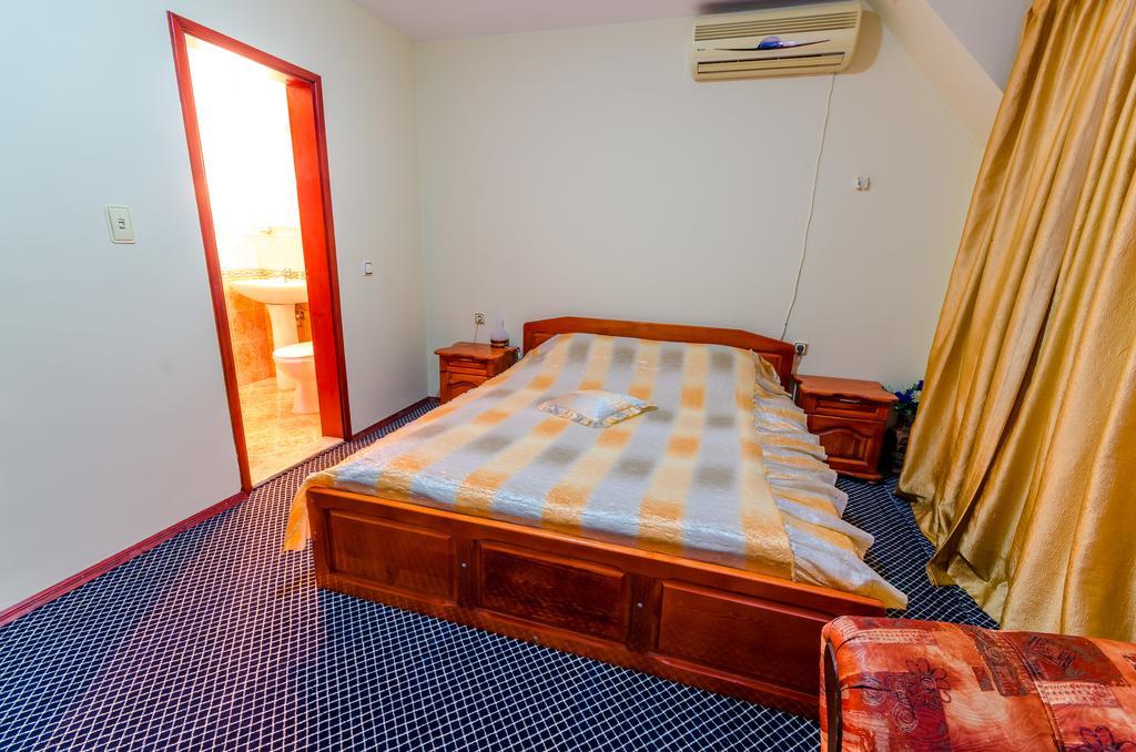 Hotel Cosmos Asenovgrad Dış mekan fotoğraf